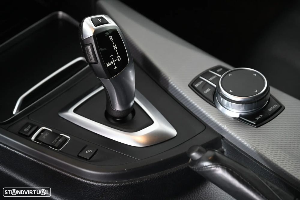 BMW 318 d Pack M Auto - 17