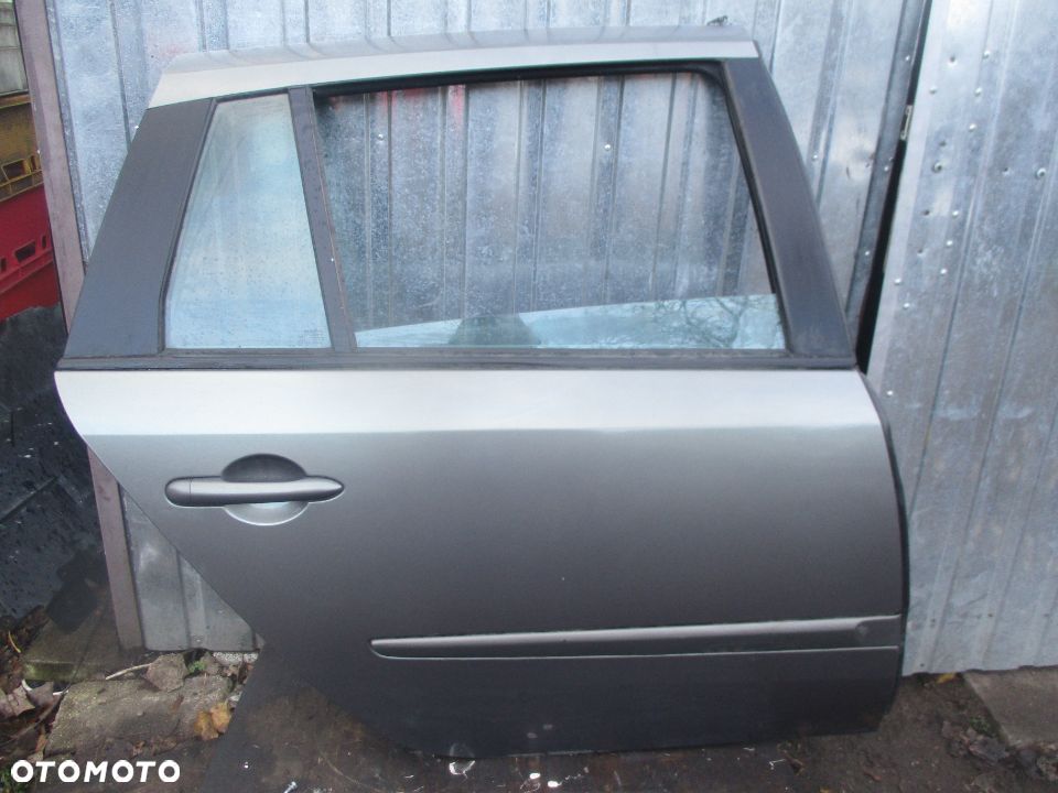 Drzwi tylne prawe Renault Laguna 2 kombi NV603 bez malowania
