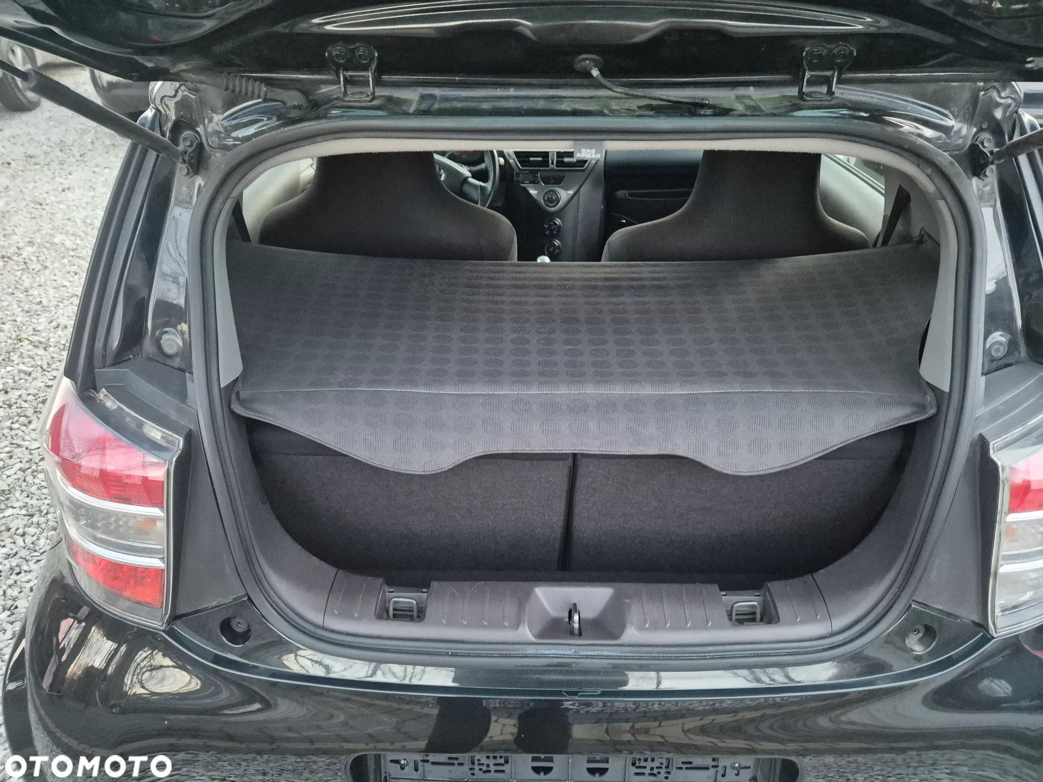 Toyota iQ 1.0 Sol - 10