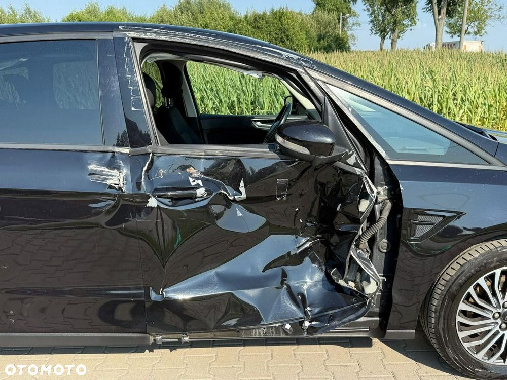 Ford S-Max - 11