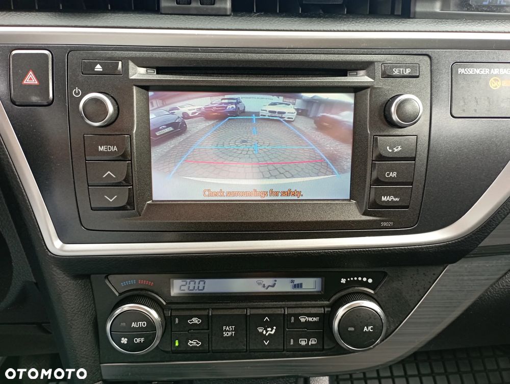 Toyota Auris 1.6 Dynamic - 16