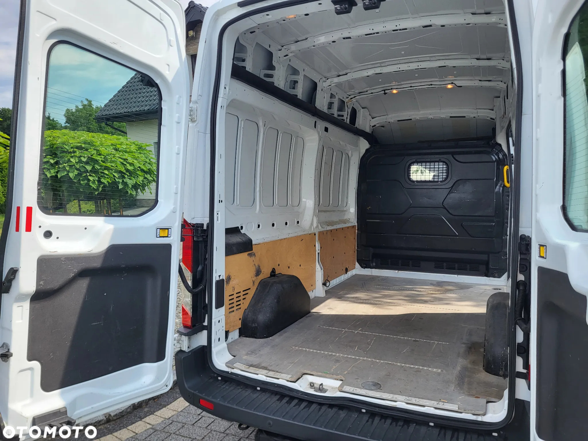 Ford Transit - 25