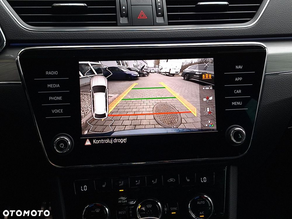 Skoda Superb 2.0 TDI SCR 4x4 Scout DSG - 37