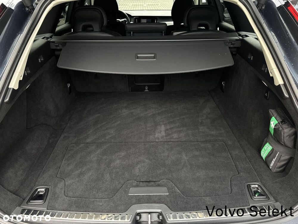 Volvo V90 Cross Country - 29