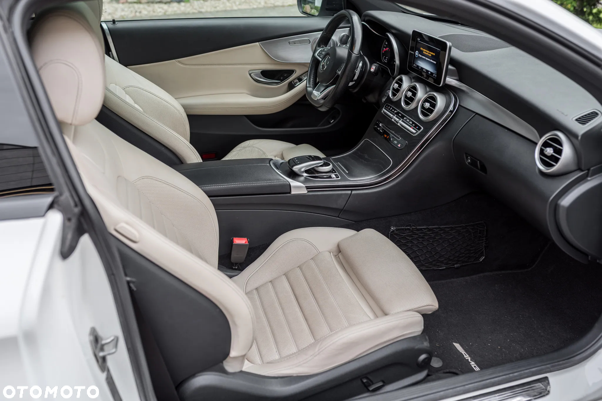 Mercedes-Benz Klasa C 300 7G-TRONIC - 21