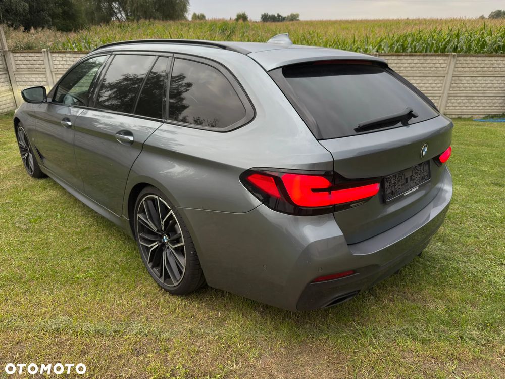 BMW Seria 5 540d xDrive Touring M Sport Edition - 9