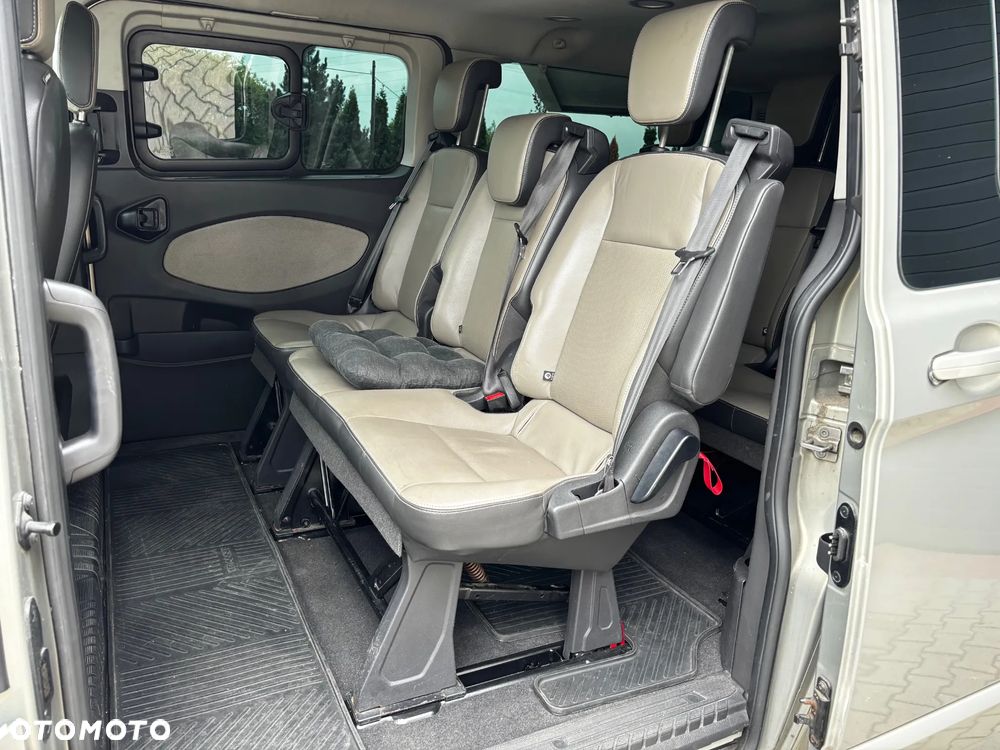 Ford Tourneo Custom 300 L2H1 VA Titanium - 31