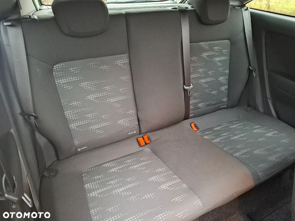 Opel Corsa 1.4 16V Satellite - 21