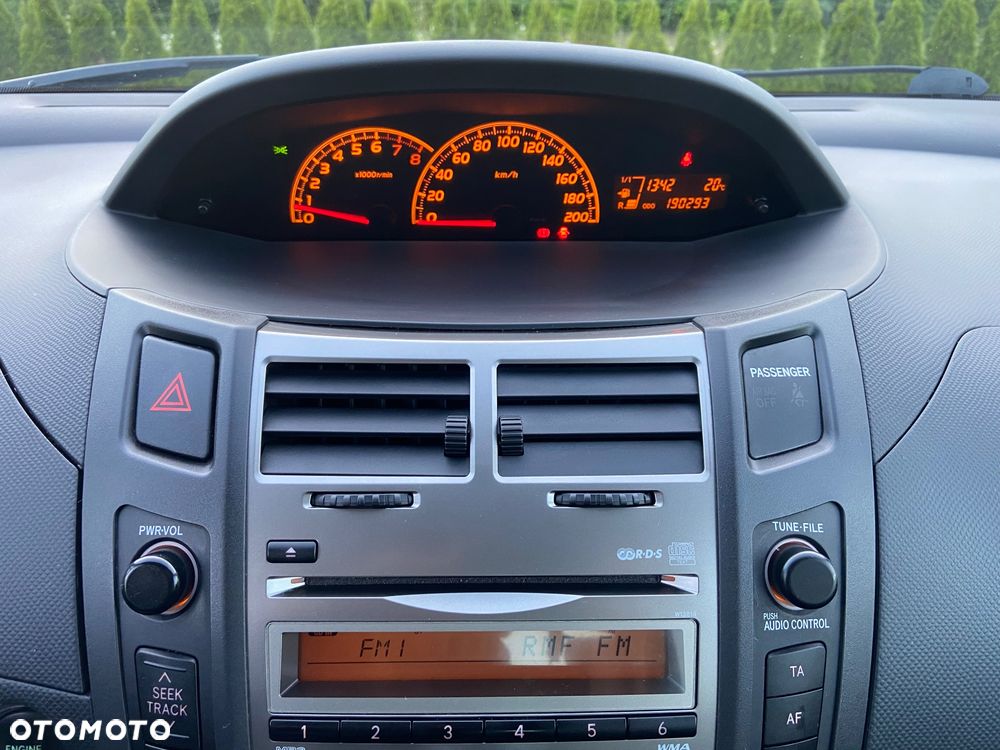 Toyota Yaris 1.33 Prestige - 23