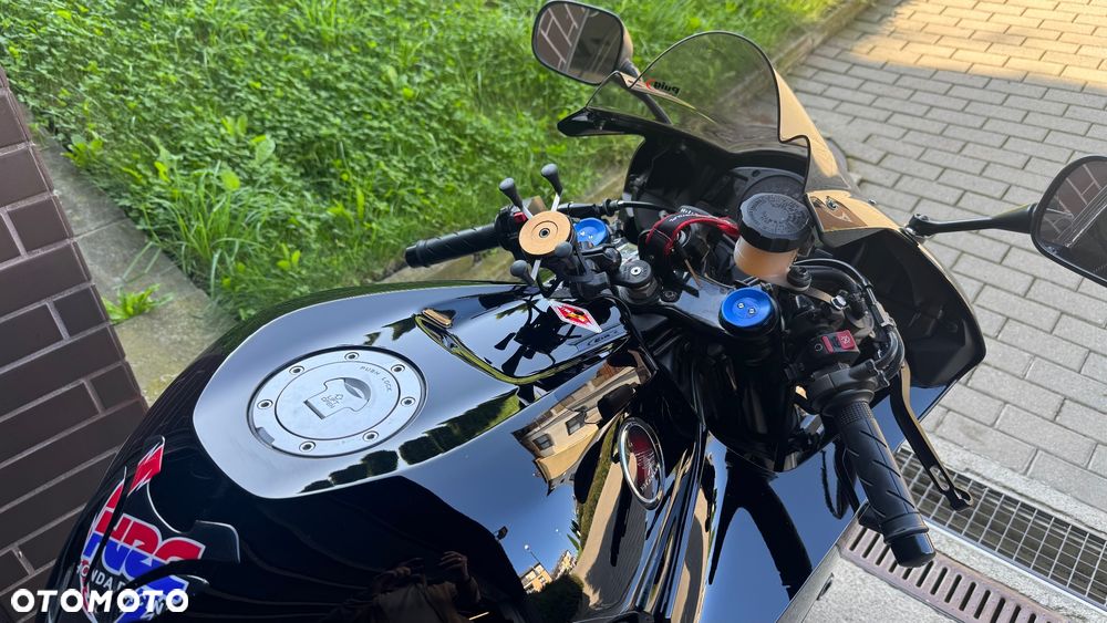Honda CBR - 18