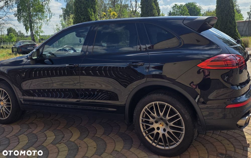 Porsche Cayenne - 4