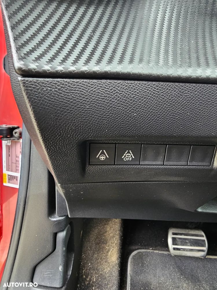 Peugeot 2008 1.2 PureTech EAT8 STT GT - 31