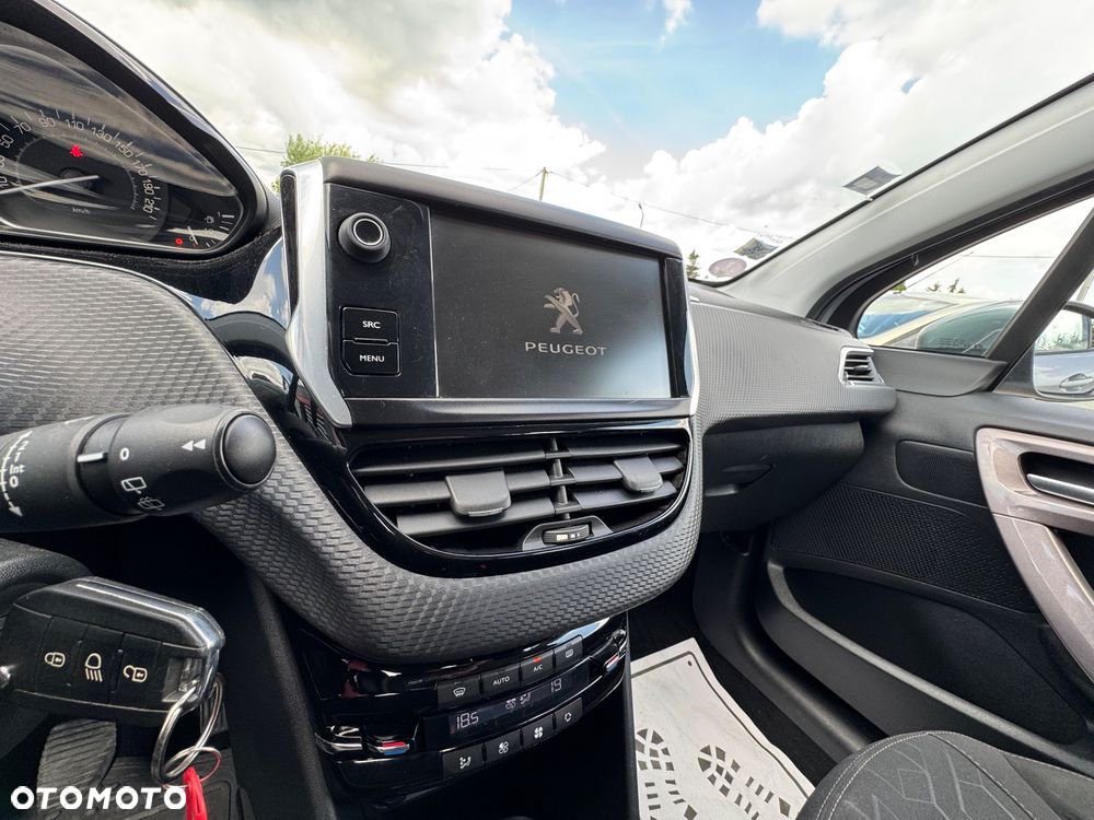 Peugeot 2008 1.2 Pure Tech Style - 22
