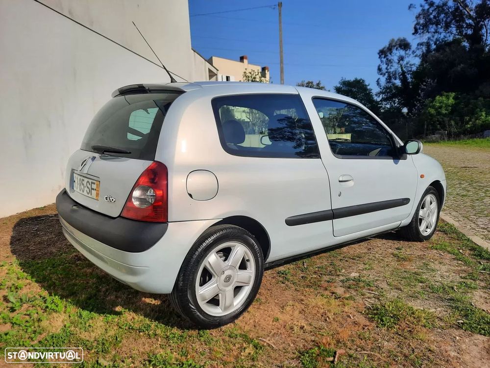 Renault Clio 1.2 16V Confort Privilège - 3