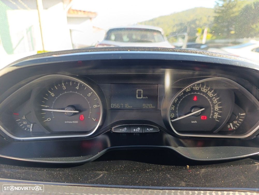 Peugeot 208 1.2 PureTech Allure - 9