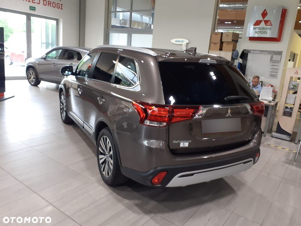 Mitsubishi Outlander 2.0 Intense + SDA 4WD CVT - 10