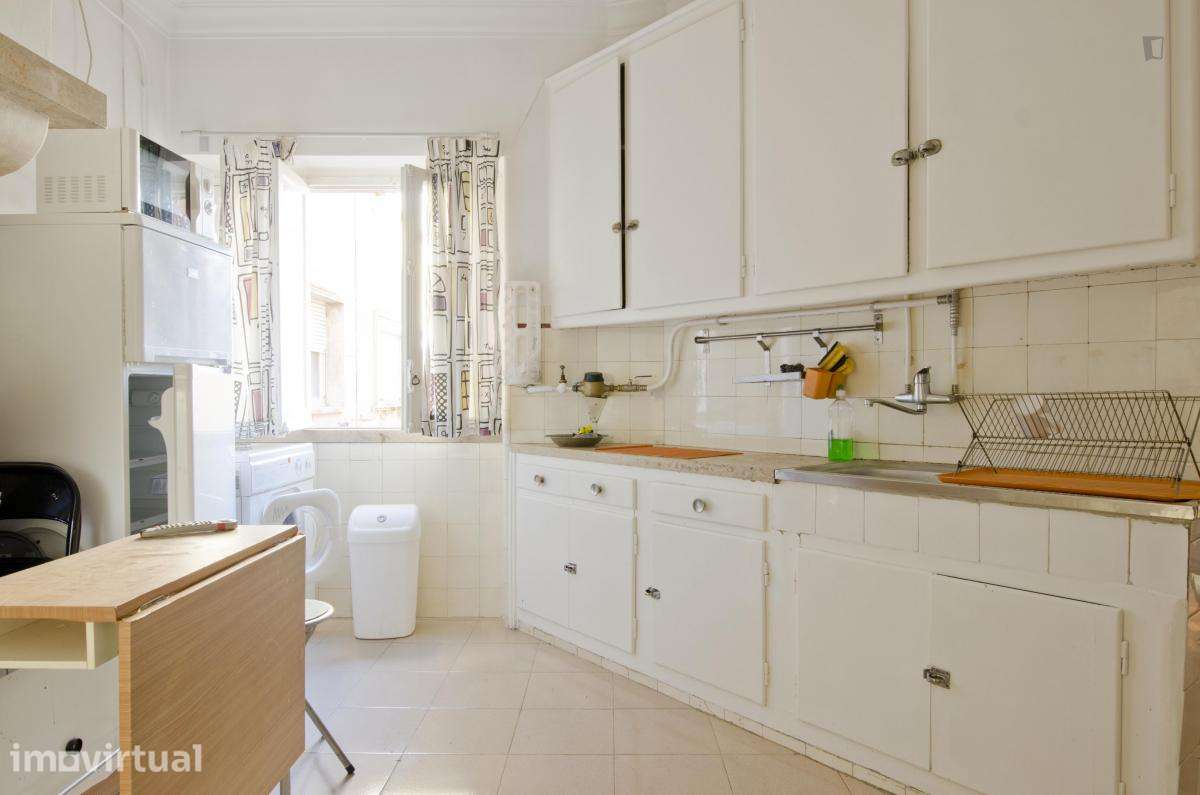 Quarto - localizado em Arroios Lisbon - Grande imagem: 3/9