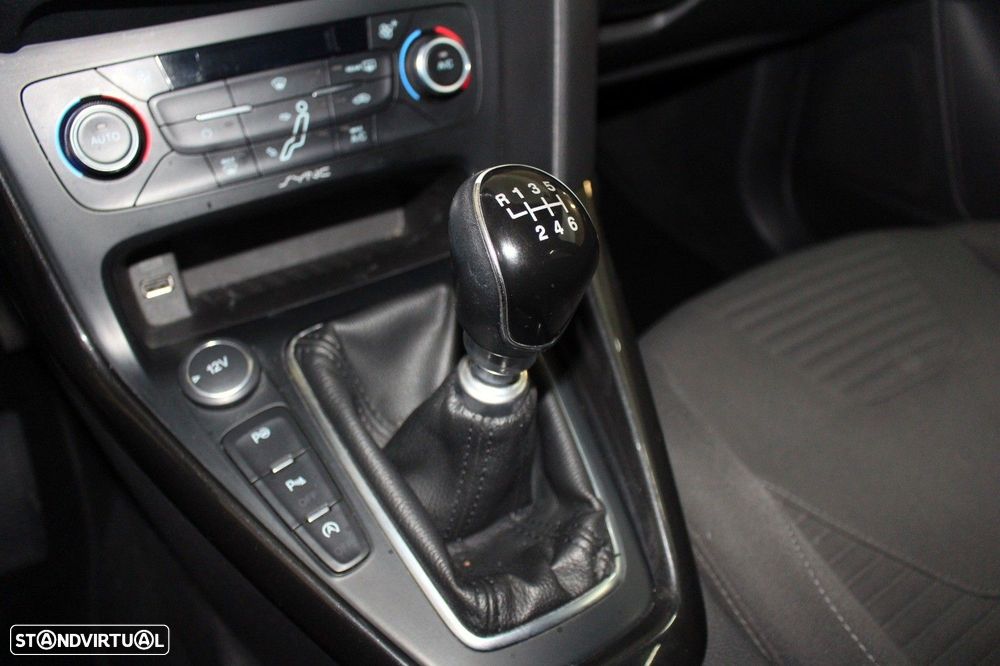 Ford Focus SW 1.5 TDCi Titanium - 24