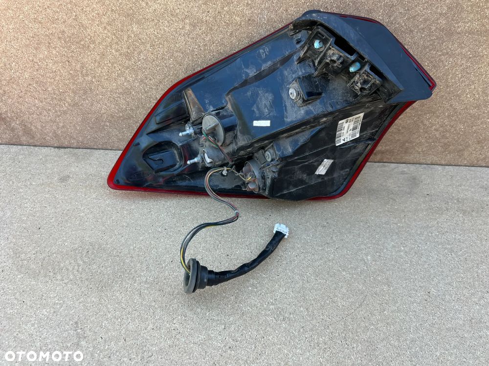 LAMPA TYLNA PRAWA HYUNDAI I20 II  92402C8000 - 2