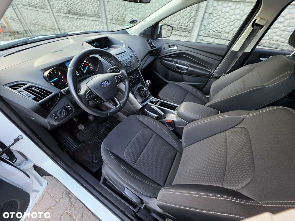 Ford Kuga 1.5 EcoBoost 2x4 Trend - 11