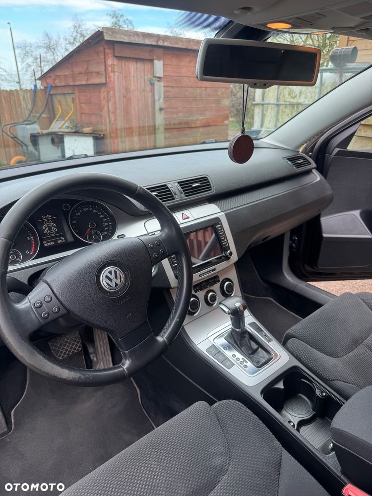 Volkswagen Passat 2.0 TDI DPF DSG Trendline - 14