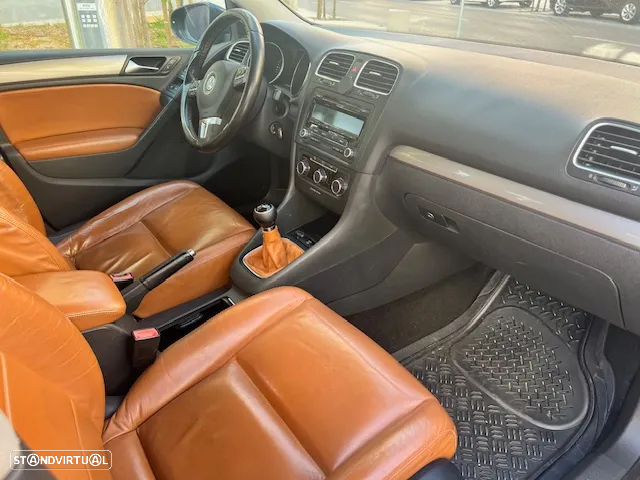 VW Golf 2.0 TDi Confortline - 11