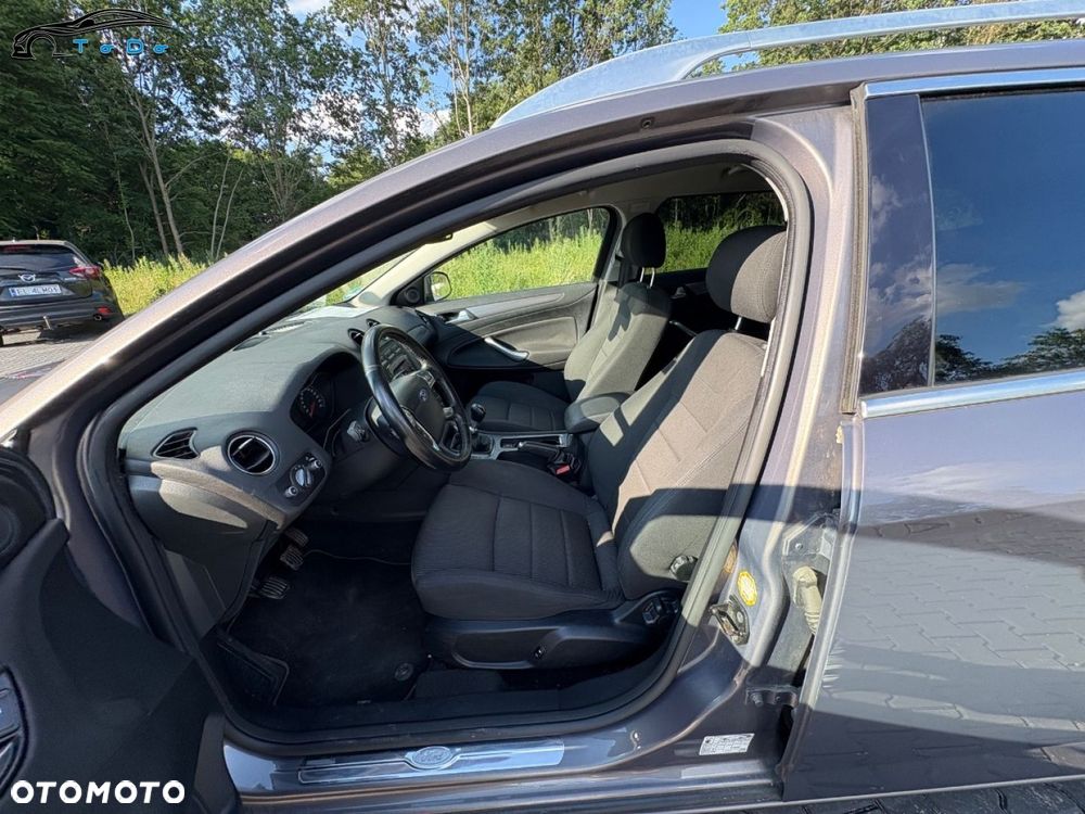 Ford Mondeo 1.6 T Platinium X Plus (Titanium) - 24