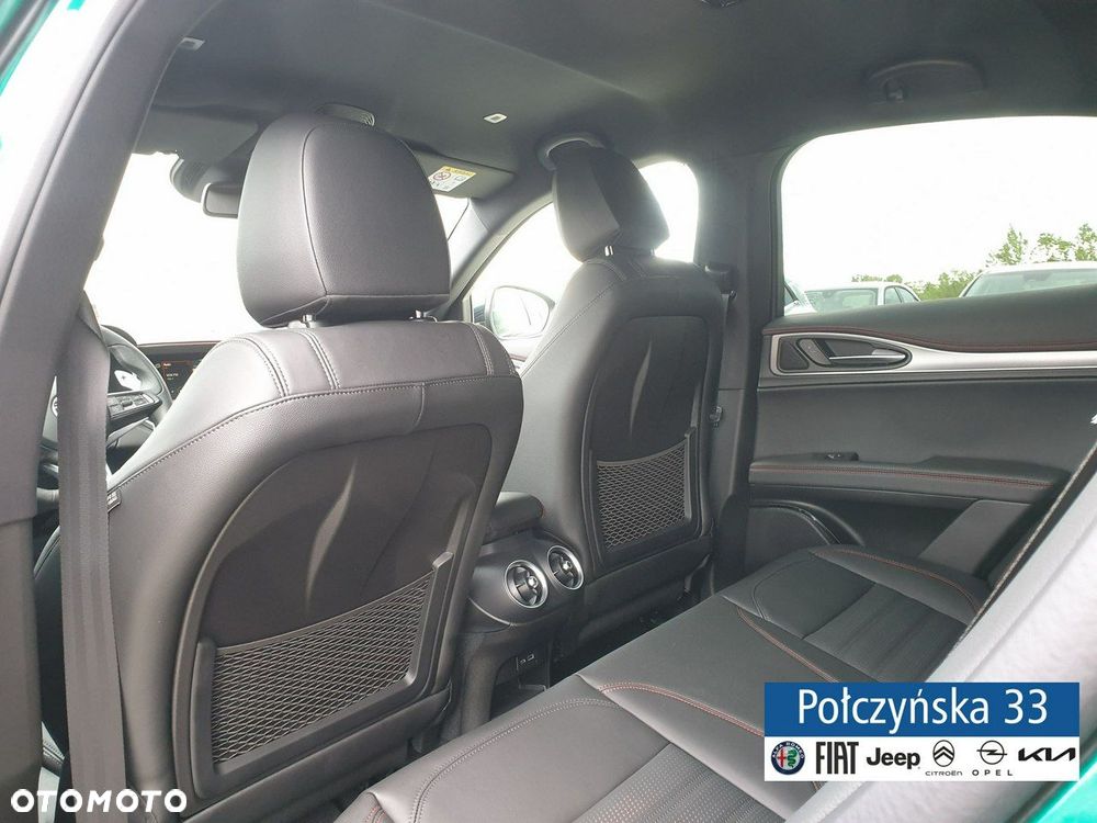 Alfa Romeo Stelvio - 18