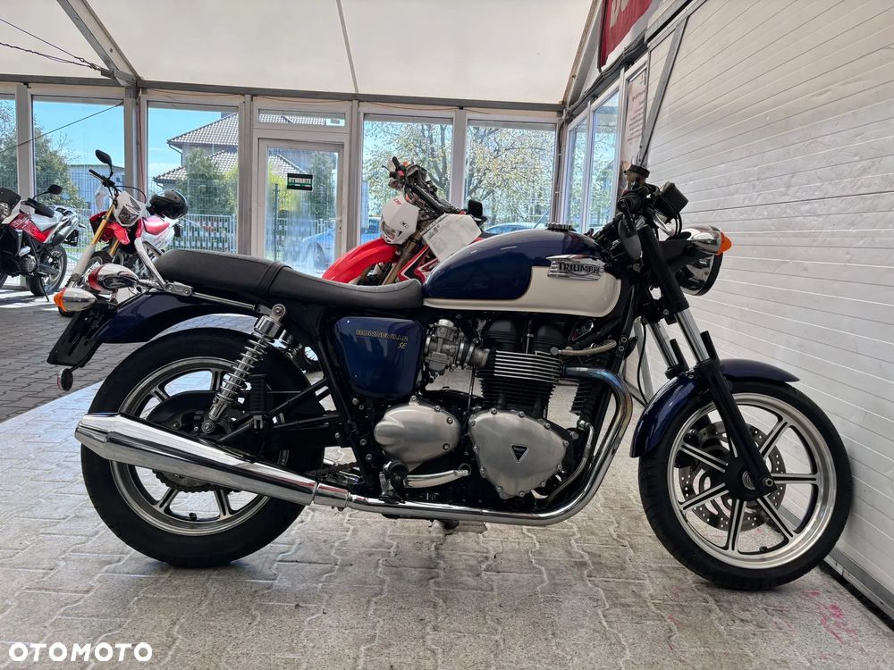 Triumph Bonneville - 14