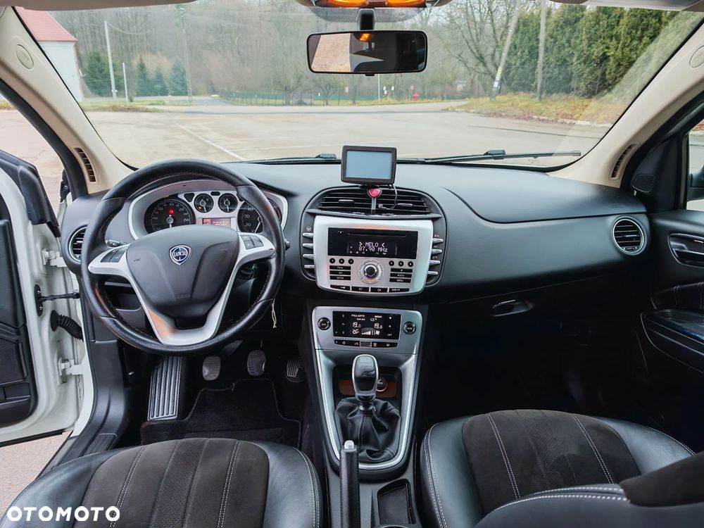 Lancia Delta 1.4 T-Jet 16v Oro - 10