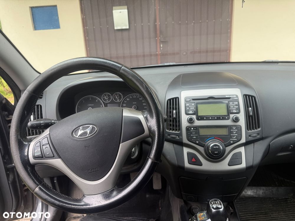 Hyundai i30 1.6 CRDi Classic + - 5