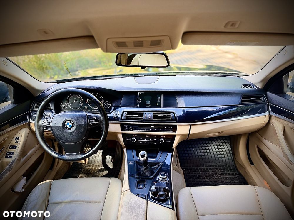 BMW Seria 5 520d Luxury Line - 9