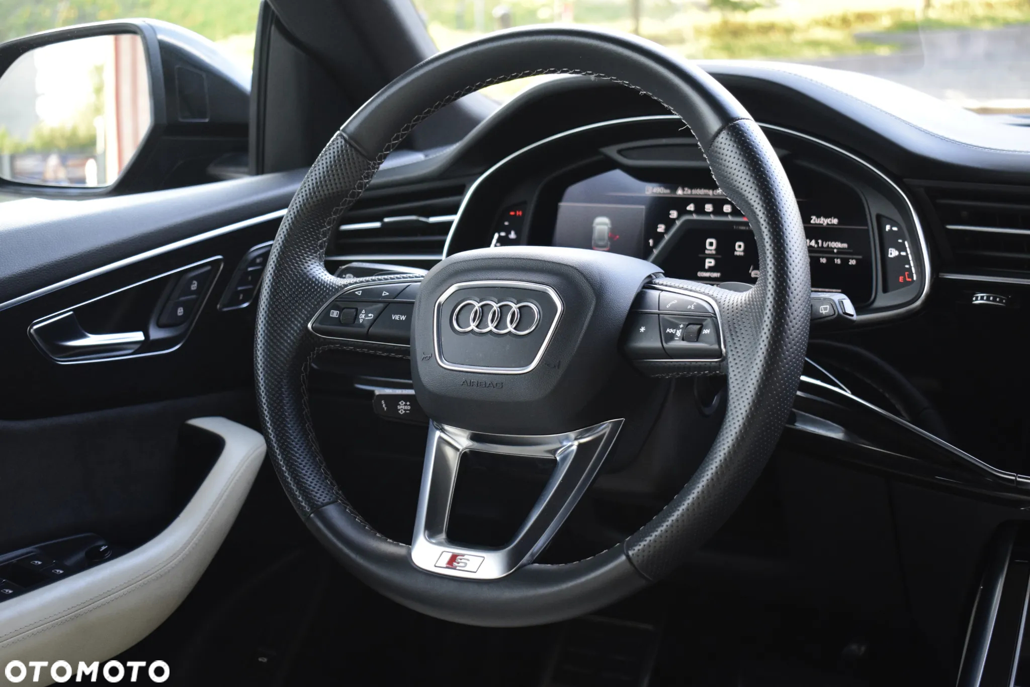 Audi SQ8 - 24