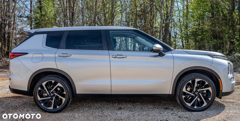 Mitsubishi Outlander - 8