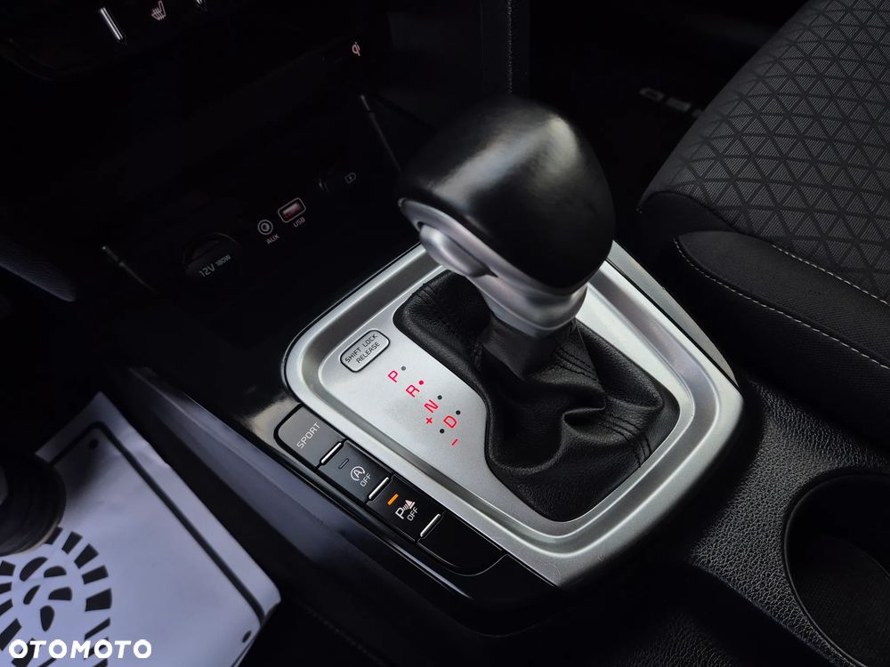 Kia Ceed 1.4 T-GDI DCT OPF Vision - 27