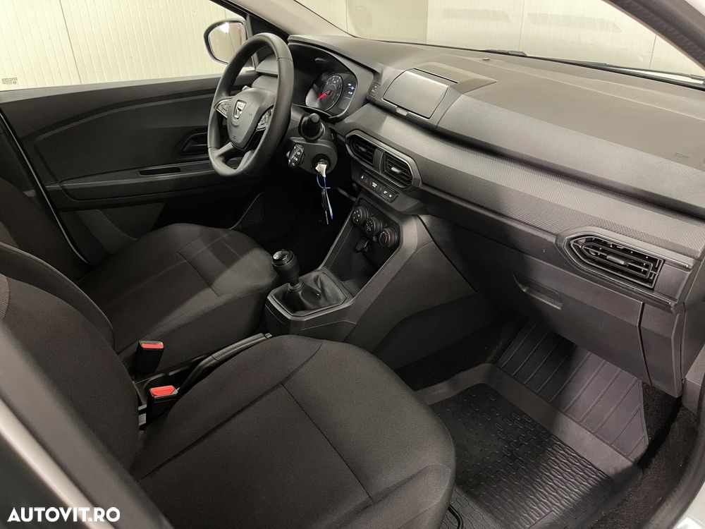Dacia Logan TCe 90 Essential - 11