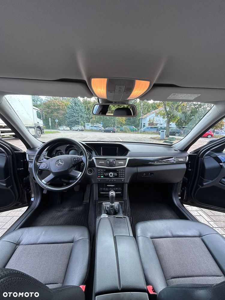 Mercedes-Benz Klasa E 200 CGI BlueEffICIENCY Avantgarde - 11