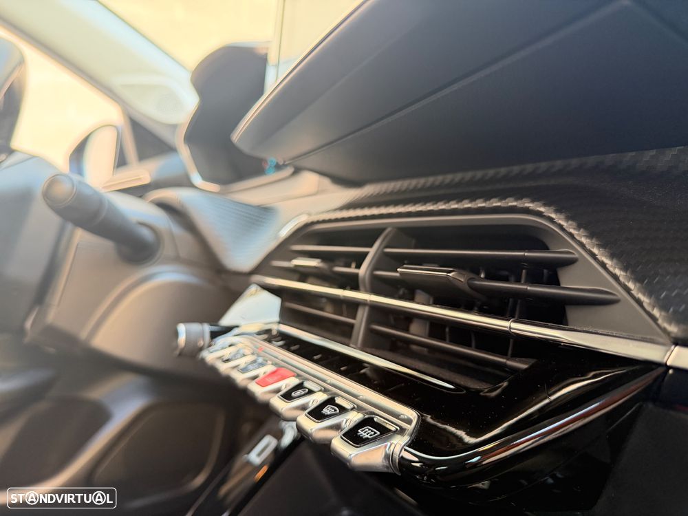 Peugeot e-208 Active Pack - 24