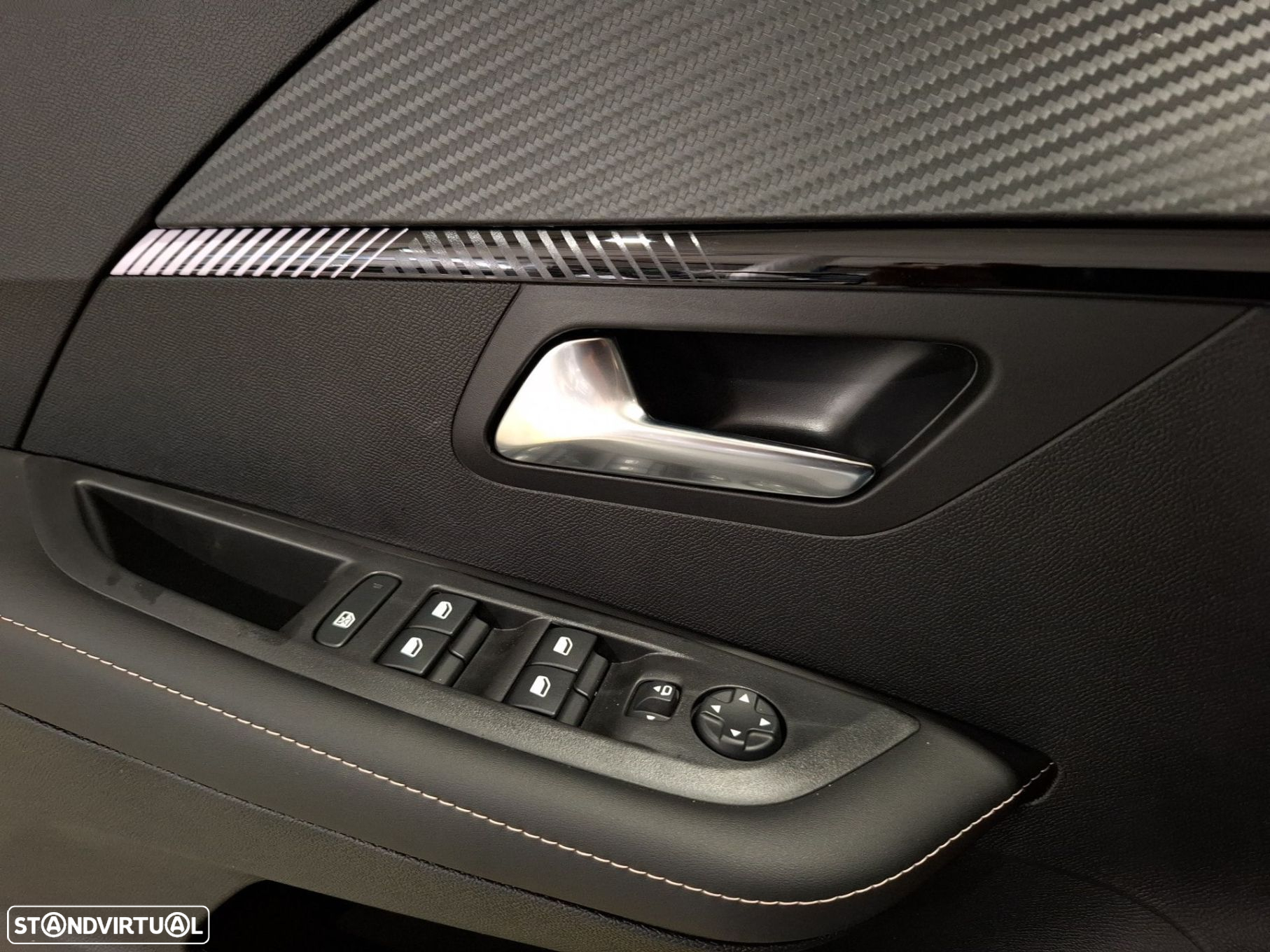 Peugeot e-208 50 kWh Allure - 23