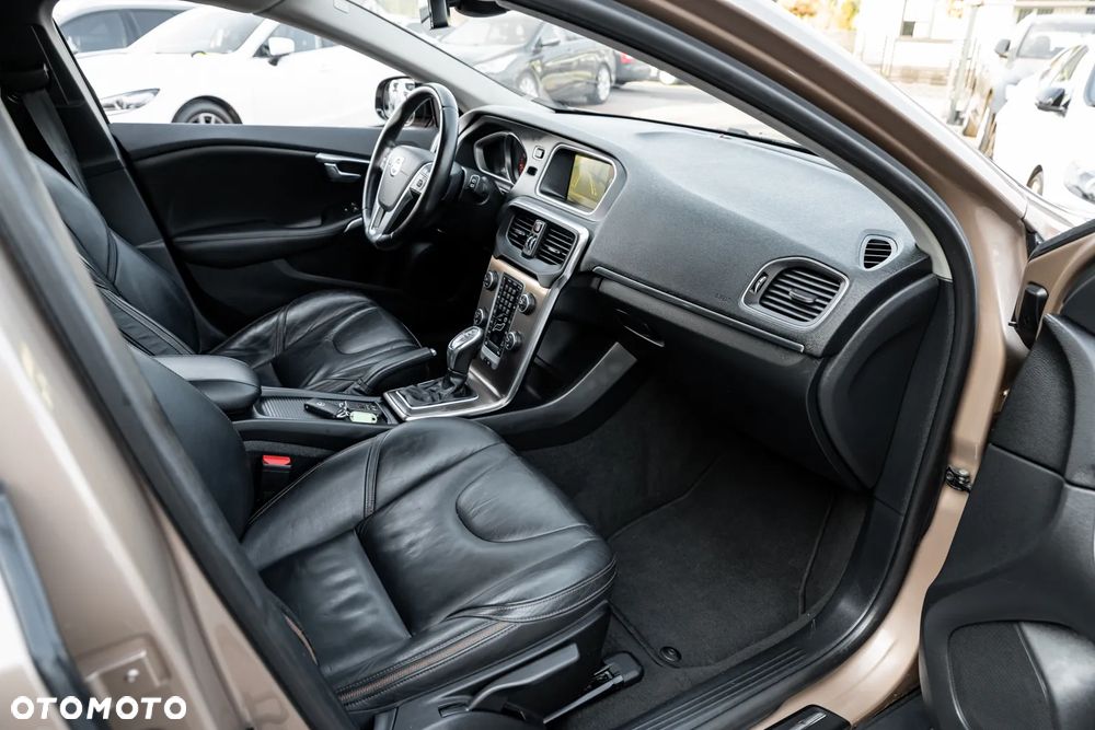 Volvo V40 Cross Country T5 AWD Geartronic Summum - 24