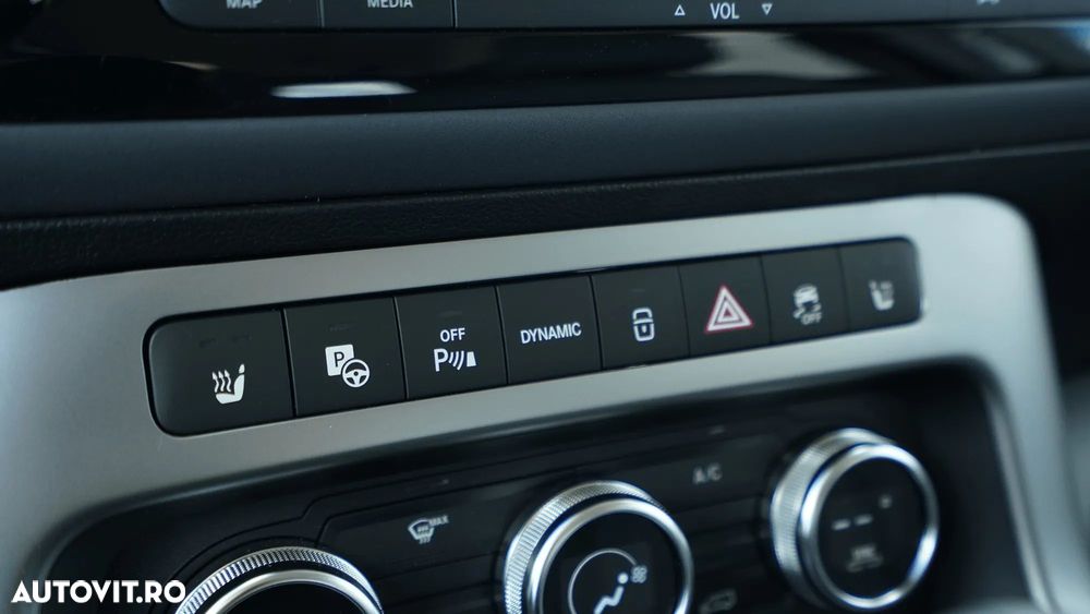 Mercedes-Benz EQT - 12