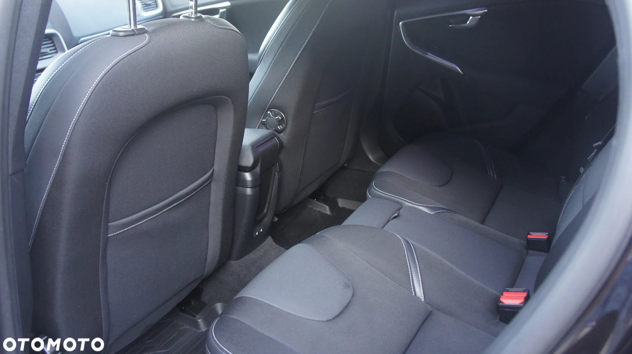 Volvo V40 D3 Drive-E Momentum - 29