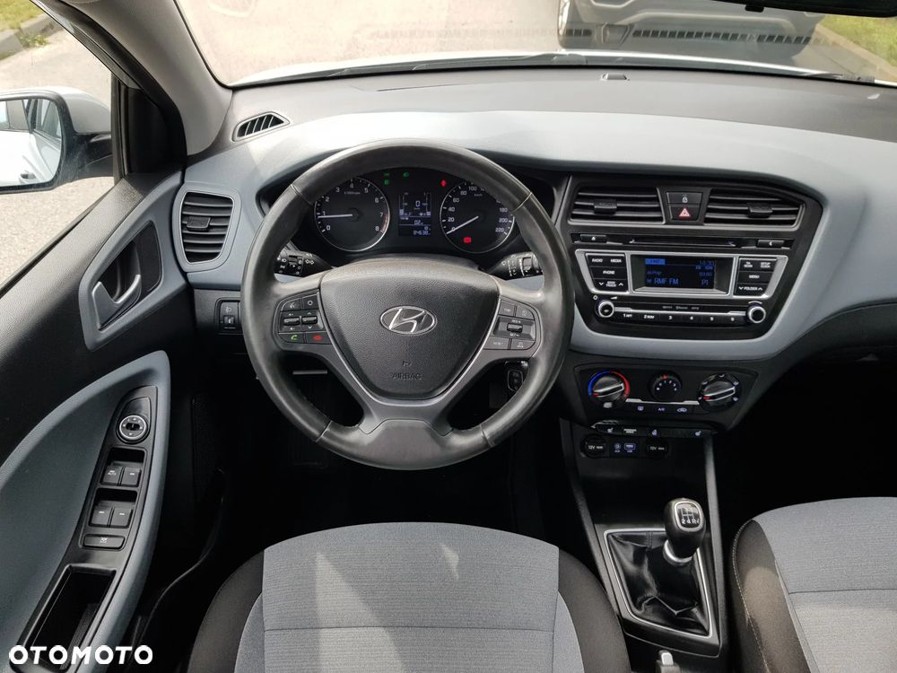 Hyundai i20 1.2 Passion Plus - 29