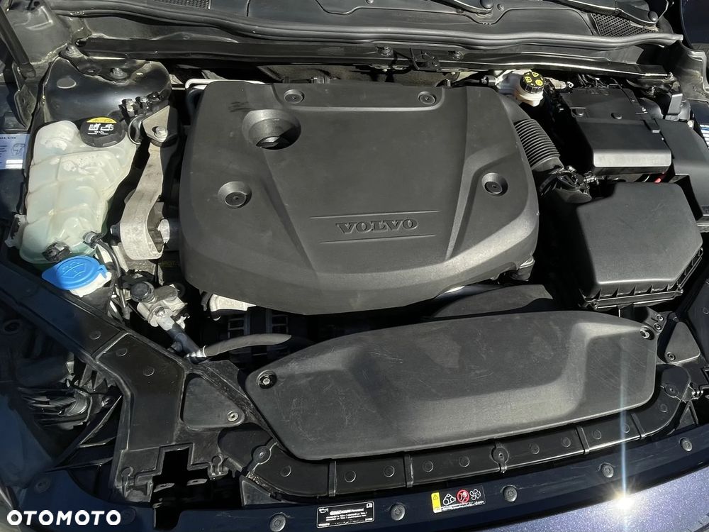 Volvo V40 D2 Drive-E Momentum - 9