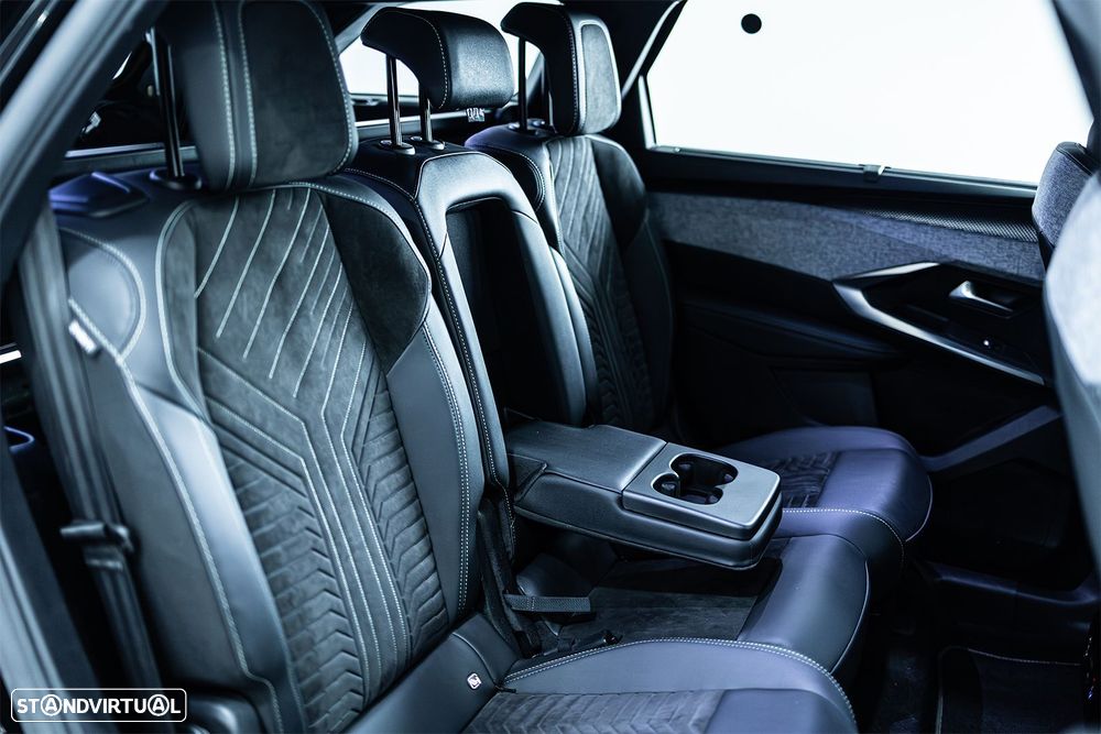 Peugeot 5008 1.6 Plug-in Hybrid GT e-DCS7 - 23