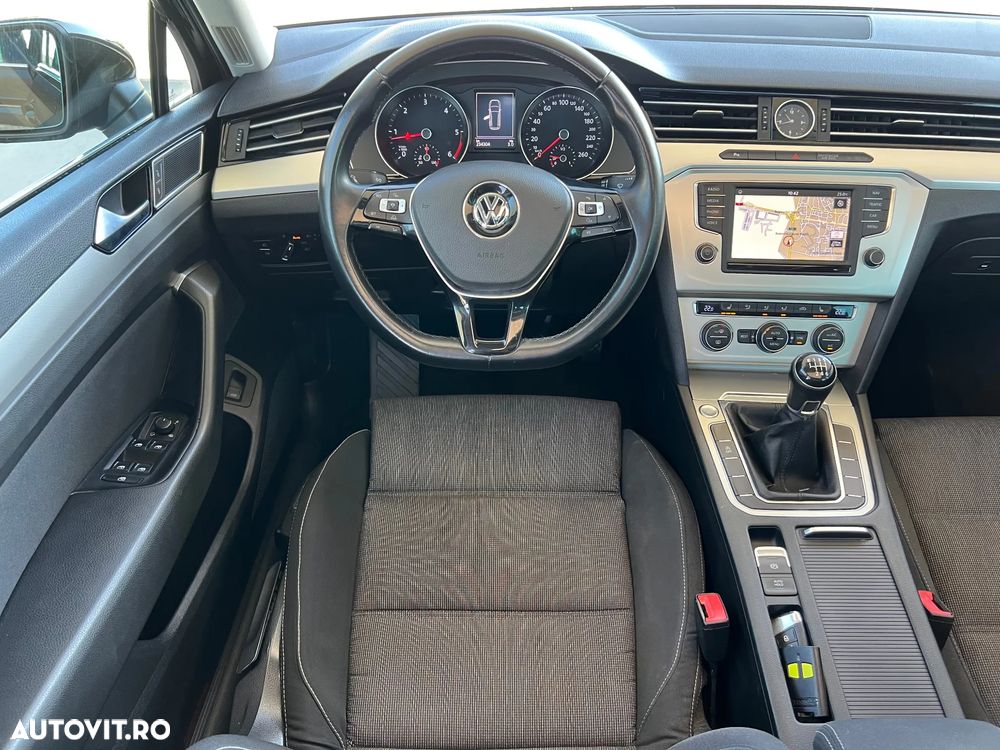 Volkswagen Passat 2.0 TDI (BlueMotion Technology) Trendline - 25