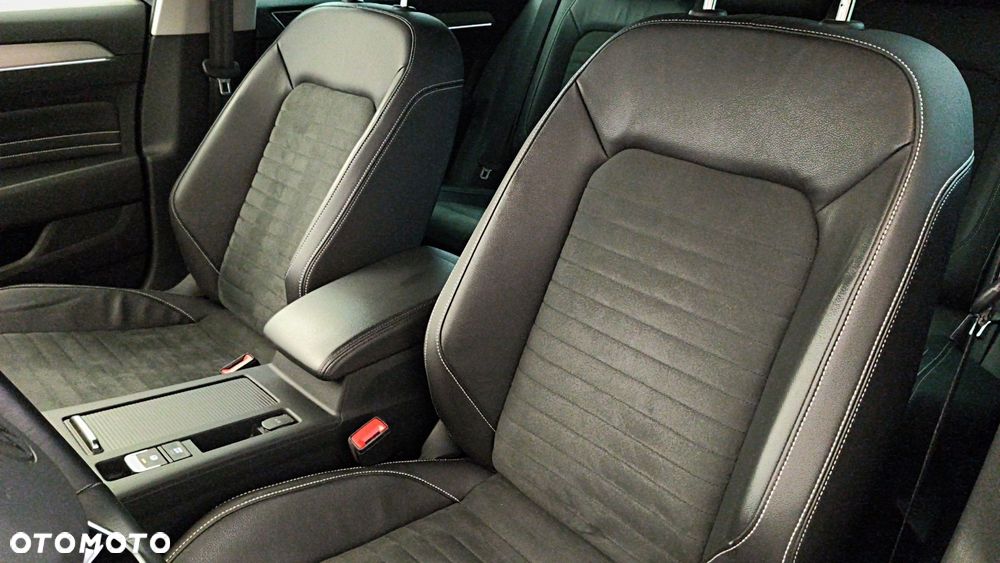 Volkswagen Passat - 11
