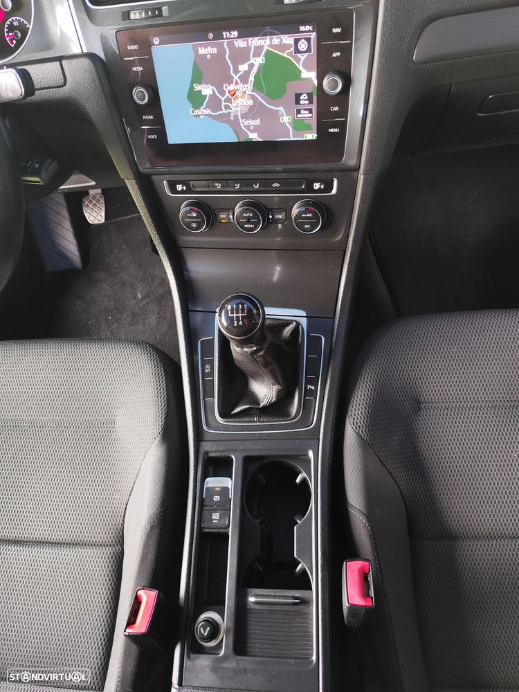 VW Golf Variant 1.6 TDi Confortline - 38