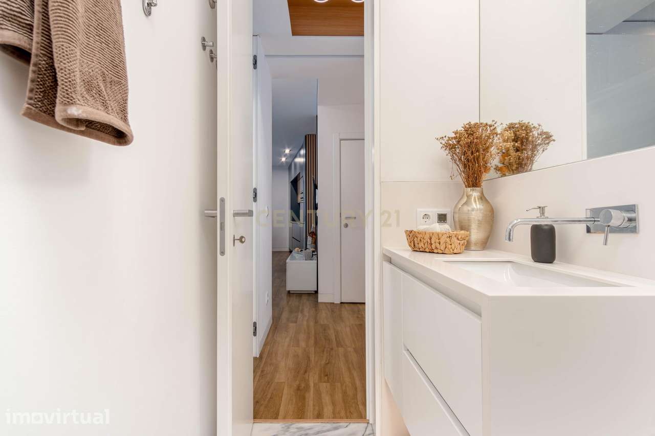 Apartamento T2  Renovado com Terraço na Pontinha - Grande imagem: 5/33