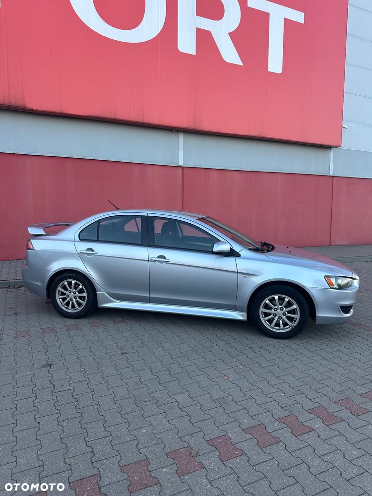 Mitsubishi Lancer - 2